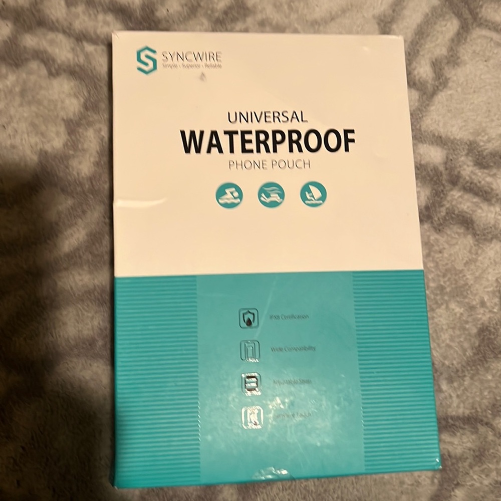 NWT Universal Waterproof Phone Pouch from Syncwire! Offers Welcome!